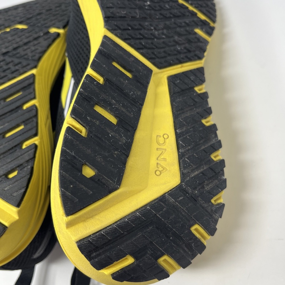Brooks Black and Yellow Athletic Shoes Size 11 - Picture 12 of 16